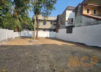 Land for Sale at Kalapaluwawa